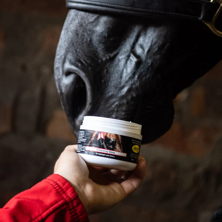 Smart grooming enhancing gloss