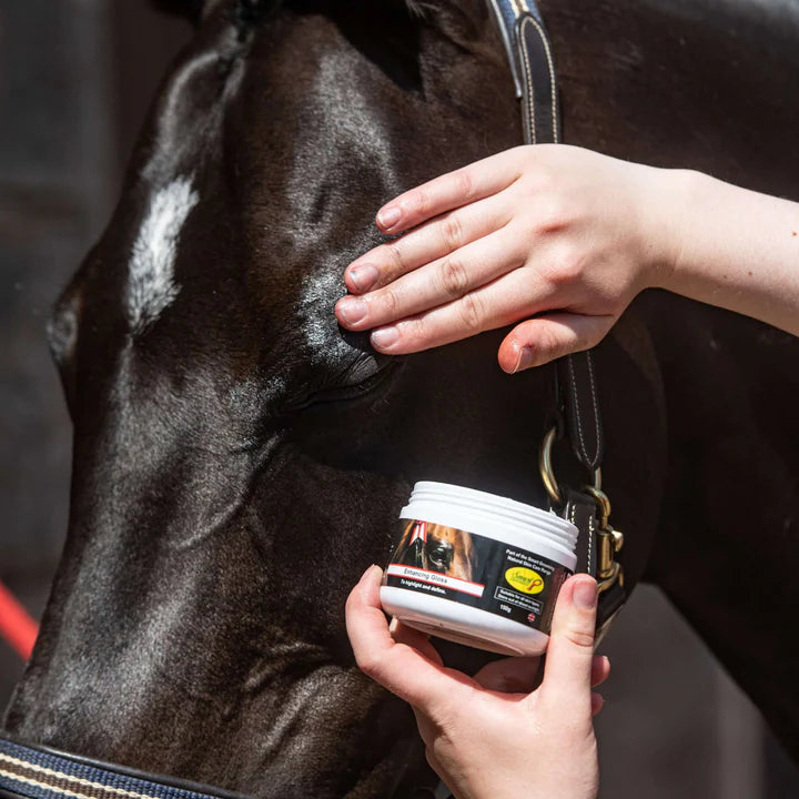 Smart grooming enhancing gloss