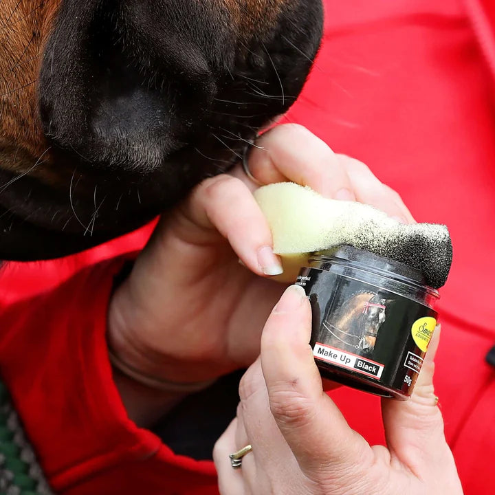 Smart grooming equine makeups